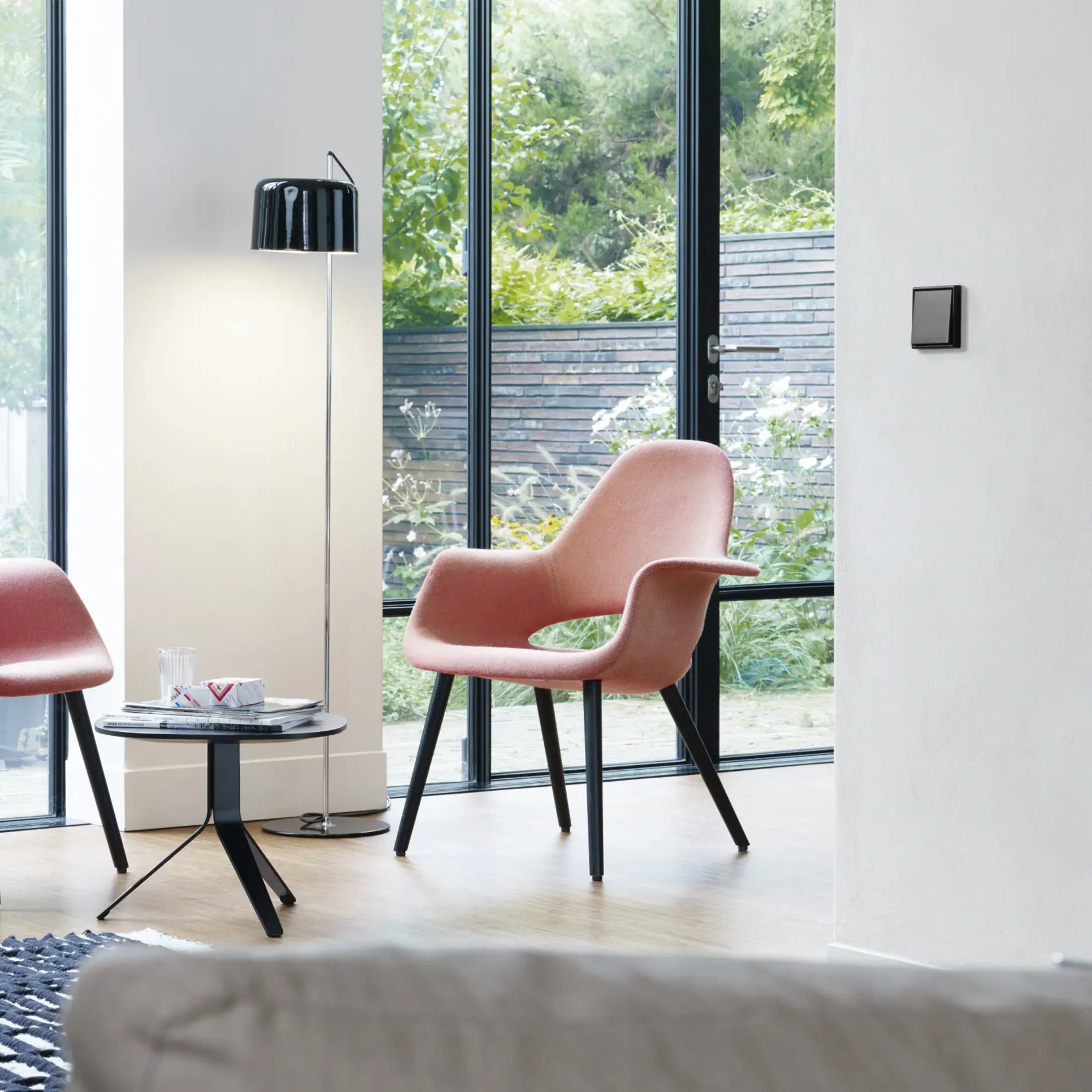 LS990_KS_GAL_JUNG_Ambi_LS990_sw_livingroom_CM-1651-37426