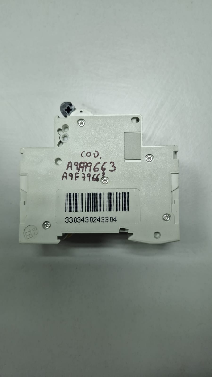 Interruptor magnetotérmico Merlin Gerin 24330 1P+N 63A curva C 6000 A - Imagen 3