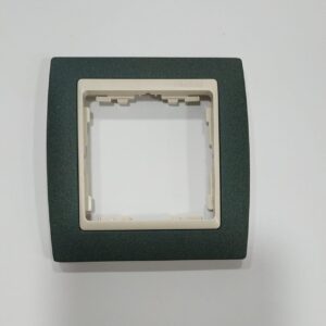 Marco Simon 82 82711-65 1 elemento verde textura con zócalo marfil