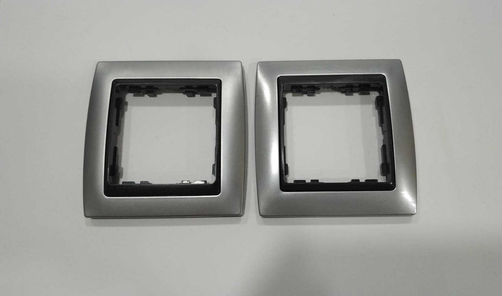 Lote 2 marcos Simon 82 82814-33 1 elemento aluminio mate interior grafito