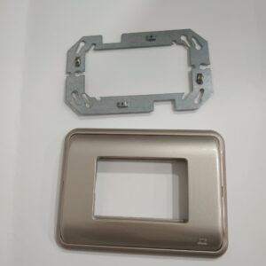 Marco 3 elementos estrechos dorado BJC Rehabitat 16663‑DR (DEFECTOS)