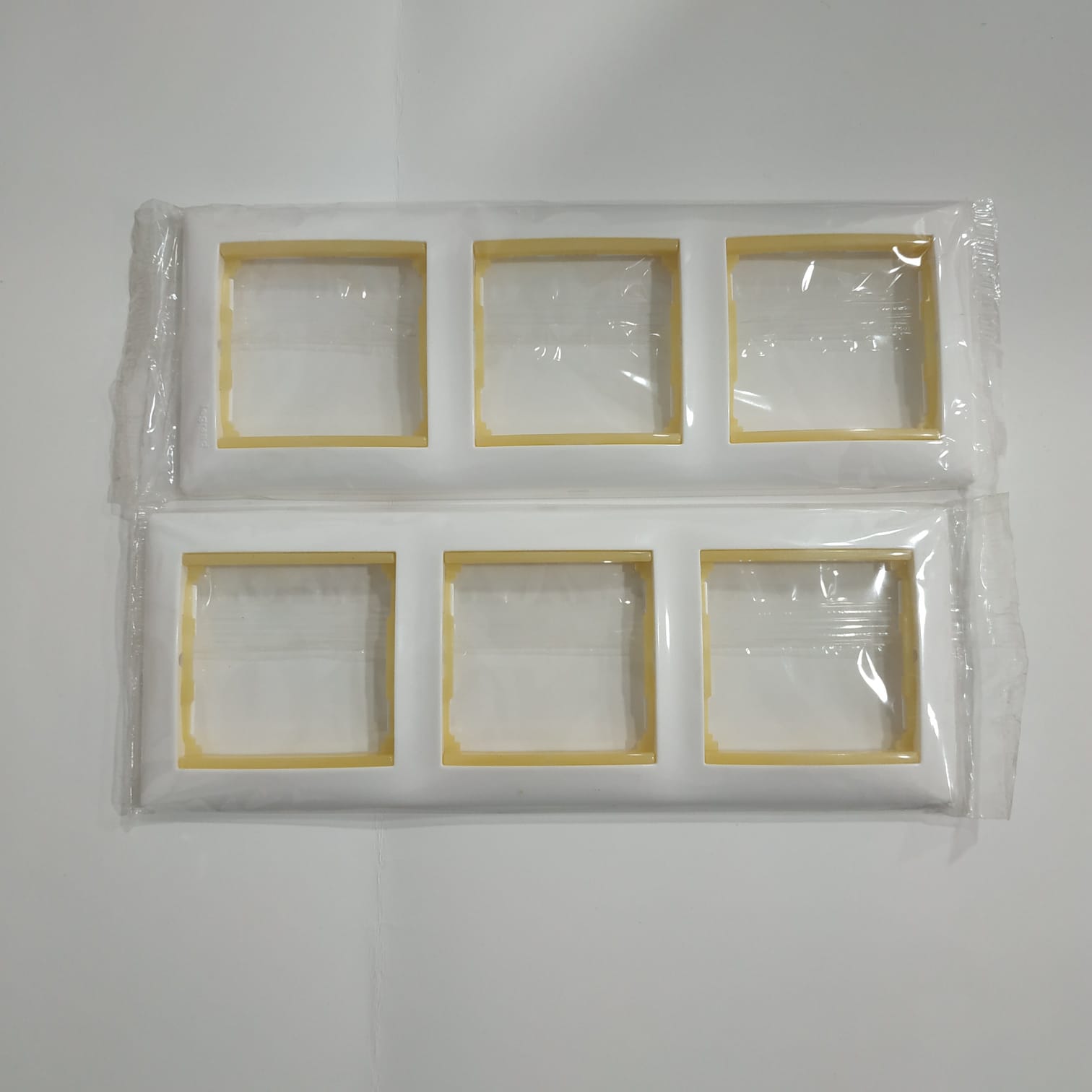 Lote 2 marcos 3 elementos Valena blanco/amarillo Opalina Legrand 774483