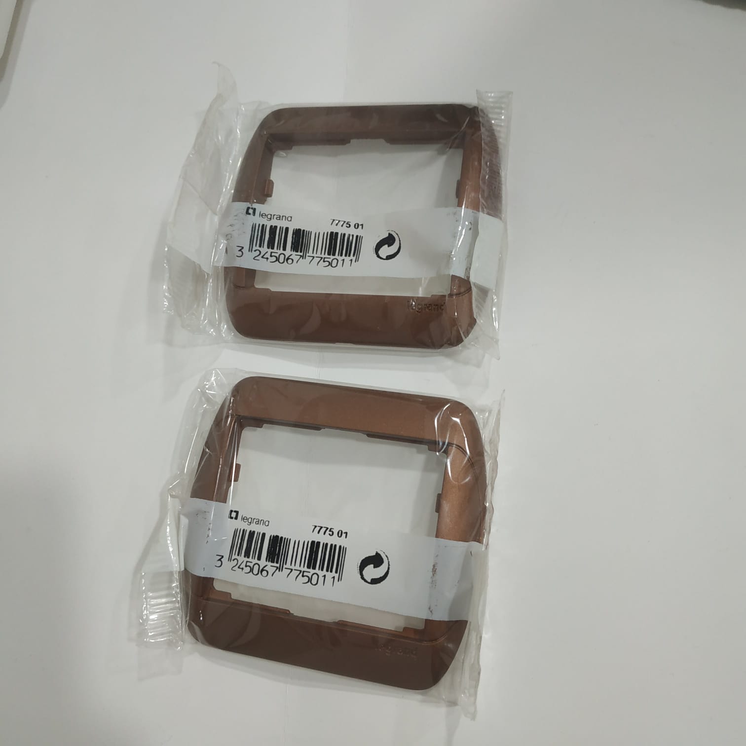 Marco 1 elemento Galea cobre Legrand 77701