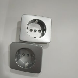 Lote 2 tapas base Schuko 2P+T Niessen Arco plata mate con desperfectos