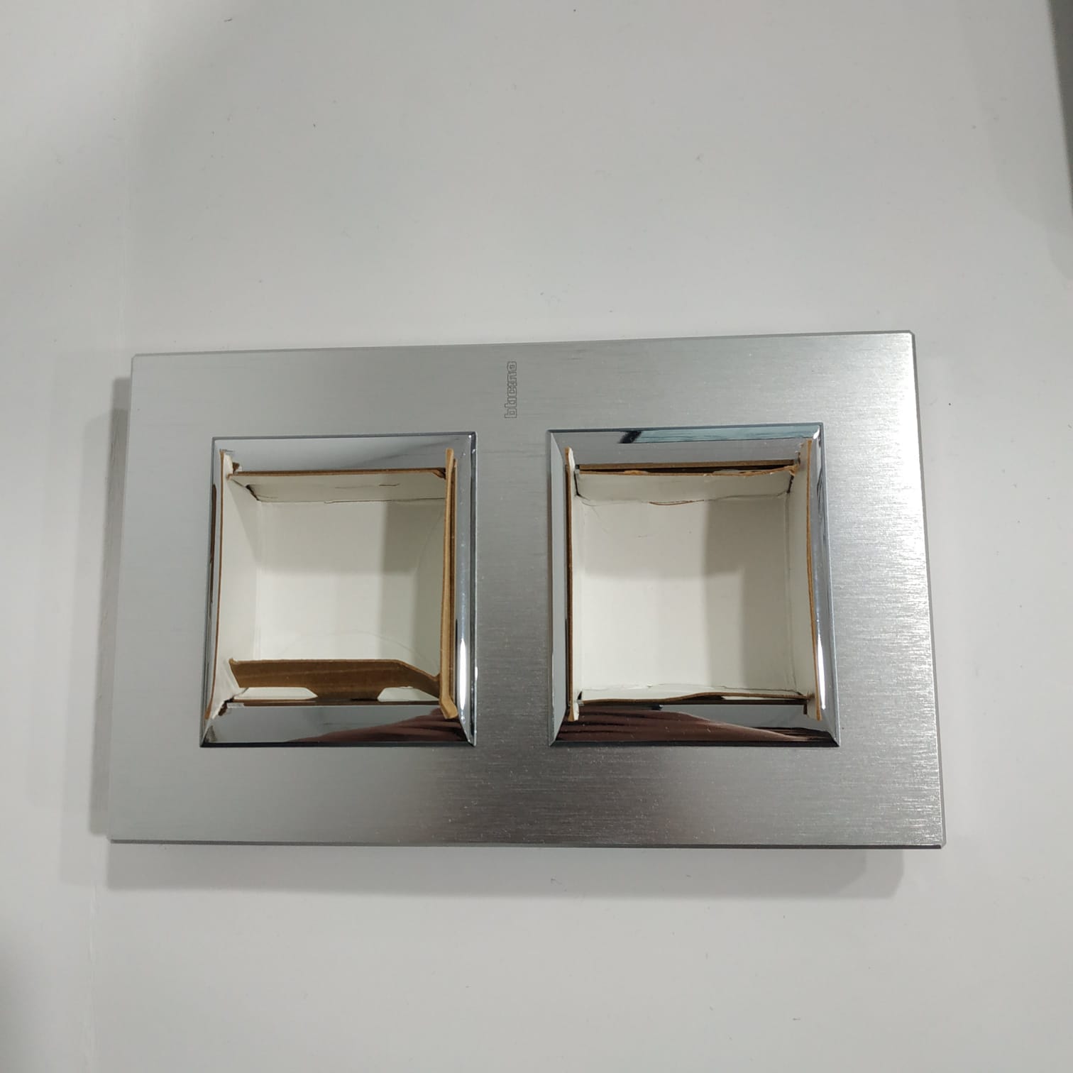 Placa 2+2 módulos cromo Axolute Línea Recta