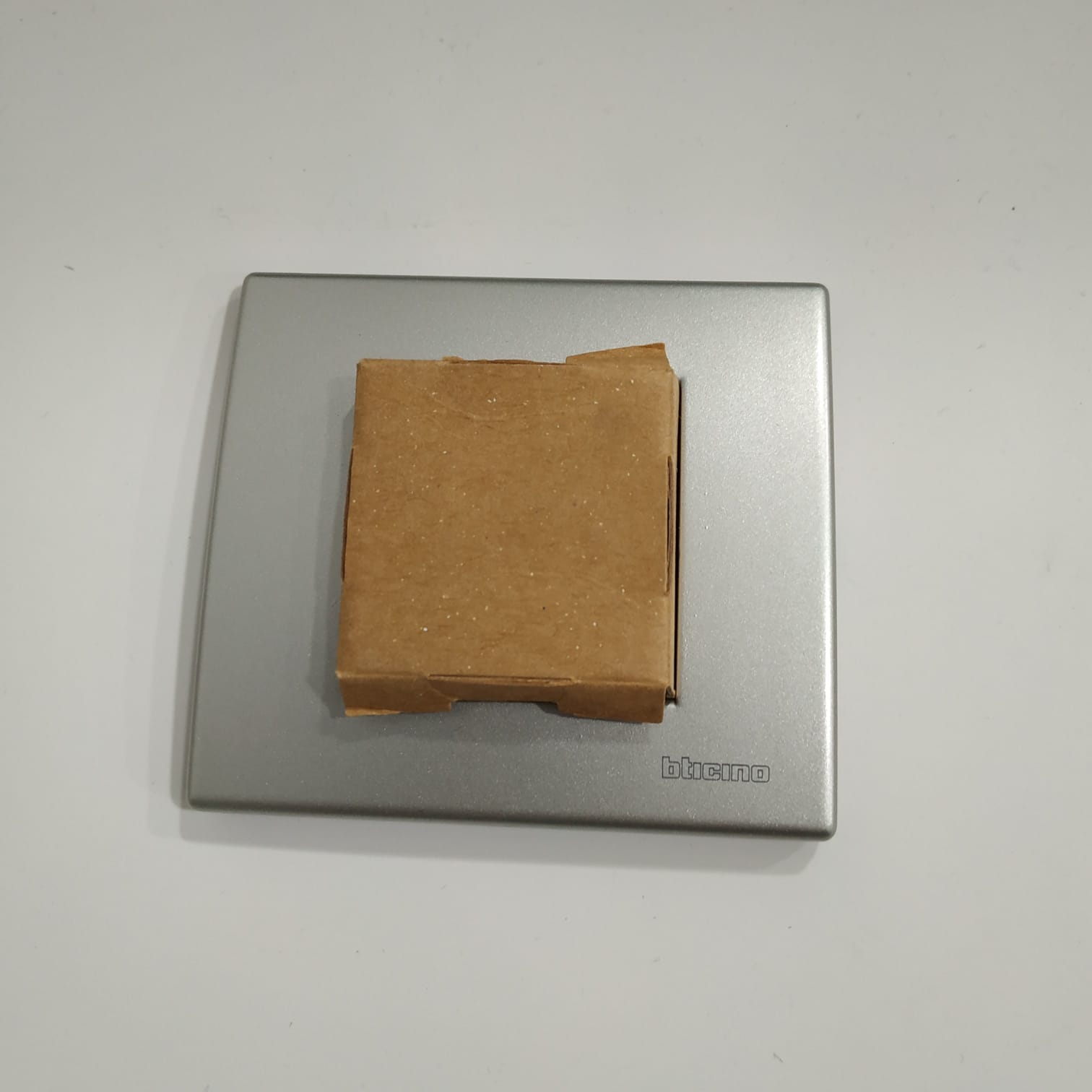 Placa 2 módulos Bticino Light Tech Zamak NT4802TH